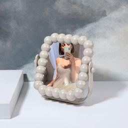 Зеркало настольное «Жемчуг», декоративное, 17.4×17.5 см, (9.5×11.5 см), бежевое