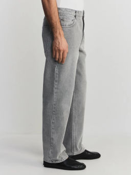 Джинсы прямого фита STRG0526-107 / Zarina