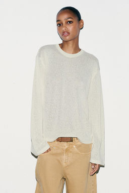 CUT-OUT KNIT TOP