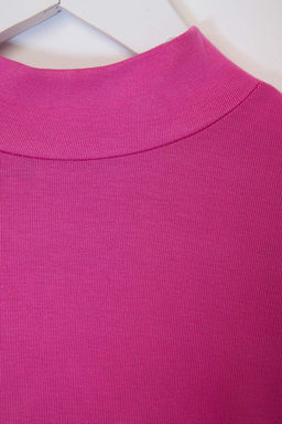 Fusya Duz Fitted Asimetrik Yaka Dusuk Kol Kolsuz Aksesuar Detayl? Esnek Orme Bluz TWOSS26BZ00352