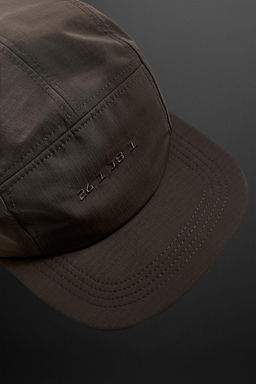 EMBROIDERED TECHNICAL CAP - Zara фото 11
