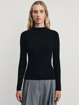 Вязаный лонгслив со стразами / Zarina фото 3