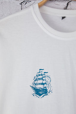 Trendyolmilla Man Beyaz Oversize/Genis Kesim Gemi S?rt Bask?l? %100 Pamuk T-Shirt TMNSS25TS00132  фото 7