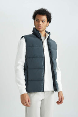 Жилет-пуховик Slim Fit с воротником-стойкой и подкладкой - Defacto фото 3