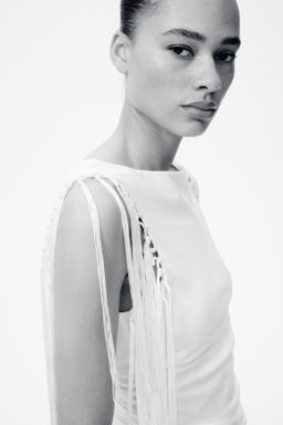 Top con escote barco y ribete de flecos - H&m фото 3