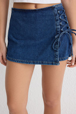 Mavi Baglama Detayl? Normal Bel Mini Denim Sort Etek TWOSS25SR00048