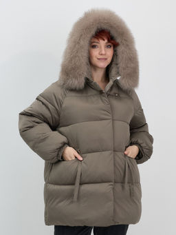 Куртка зимняя женская с мехом и капюшоном тренд коричневого цвета 7639K