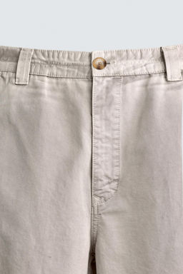PANTAL?N CHINO STRAIGHT FIT LAVADO EFECTO VINTAGE / Beige claro