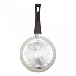 Сковорода с антипригарным покрытием д22см Hygge, h4,5см, s3,3мм, дно д17,8см, s3,8мм, кованый алюминий, съемная бакелитовая ручка с покрытием soft-touch, молочный/коричневый, TalleR (Китай) Подходит для всех видов плит, включая индукционную. - Домашняя мода фото 4