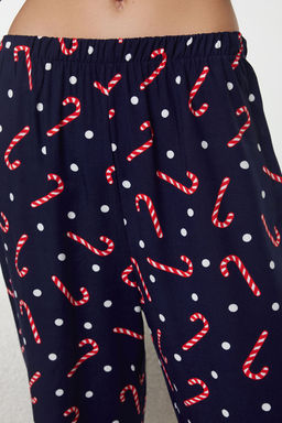 Trendyolmilla Lacivert Puantiyeli Y?lbas? Temal? Viskon Dokuma Pijama Tak?m? THMAW25PT00168
