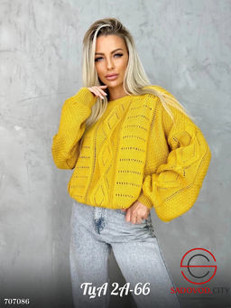 Женский свитер шерстяной с узором