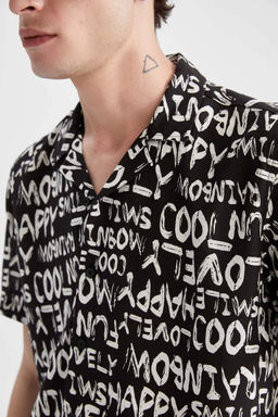 Гавайская рубашка из вискозы обычного кроя с принтом и короткими рукавами - Defacto фото 5