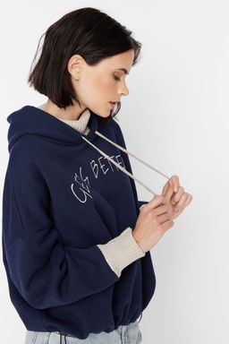 Lacivert Kal?n Ici Polarl? Triko Bant Detayl? Kapusonlu Orme Sweatshirt TWOAW22SW1806