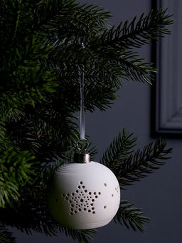 Ёлочный шар Звёздочки, 6.96.95.9 см, 1 LED, от батареек LR443, свечение тёплое белое - Luazon lighting фото 2