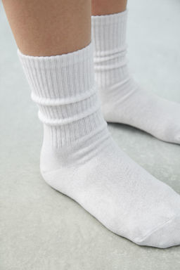 PACK TRES CALCETINES LARGOS LISOS / Blanco - Zara фото 5