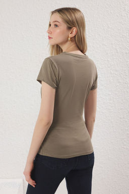 Trendyolmilla Siyah Buzgu/Drape Detayl? Y?rtmacl? Asimetrik Fitted/Vucuda Oturan Orme Bluz TWOSS25BZ00380