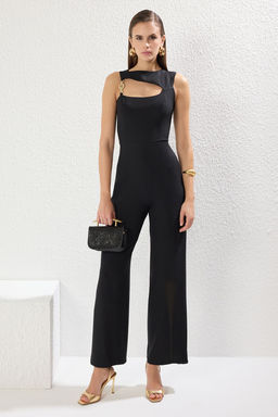 TRENDYOLMILLA Siyah Zincir Aksesuar Detayl? Dokuma Tulum TPRSS25TU00007