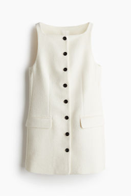 Vestido con escote cuadrado