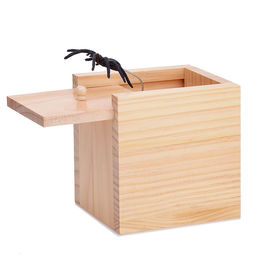 Веселая игра "Паучок в коробке"