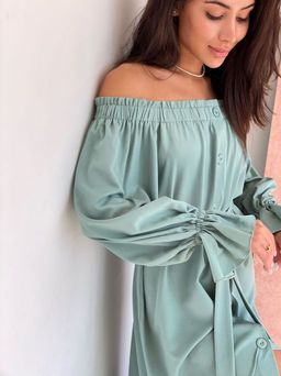 Платье с открытыми плечами фисташковое - Martichelli фото 4