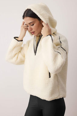 Ekru Biye Detayl? Oversize/Genis Kal?p Pelus Kapusonlu Kal?n Orme Sweatshirt TWOAW26SW00229 - Trendyolmilla фото 3