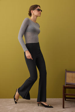 Siyah Flare Kal?p Nervurlu Bootcut Pantolon TWOAW26PL00043