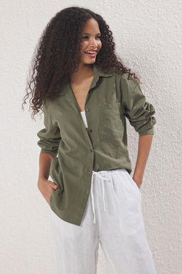 Haki Pamuk Kar?s?ml? Keten Gorunumlu Oversize Genis Kal?p Dokuma Gomlek TWOSS25GO00096