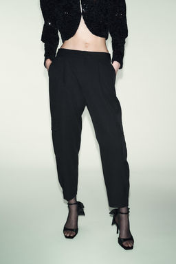PANTAL?N CARROT CON BOLSILLO CARGO / Negro - Zara фото 4