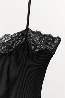 TOP RIB ENCAJE / Negro