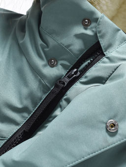 Куртка парка зимняя подростковая для мальчика с капюшоном и мехом цвета хаки 9447Kh