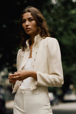 BLAZER CORTA VOLANTES / Beige claro - Zara фото 4