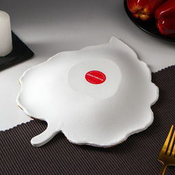 Блюдо для фруктов Доляна «Тропический лист», 26×20.5 см, цвет белый