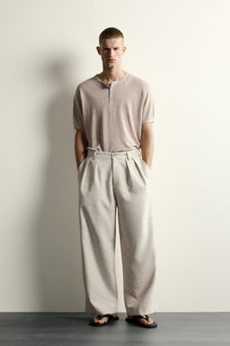PANTAL?N RELAXED FIT ESTRUCTURA PLIEGUES / Beige claro