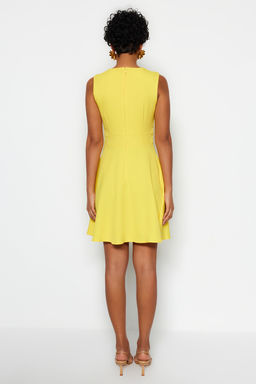 Sar? Belden Ac?lan Mini V Yaka Dokuma Elbise TWOSS19BB0210 - Trendyolmilla фото 6