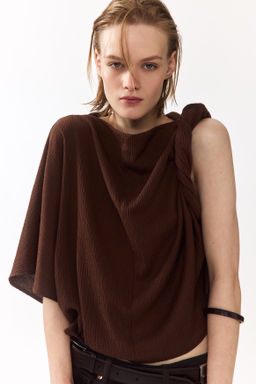 Top efecto arrugado con escote barco - H&m фото 4