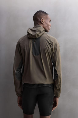 LIGHTWEIGHT COLOUR BLOCK TECHNICAL JACKET - Zara фото 3