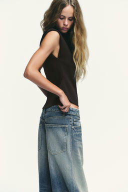 CREPE PEPLUM TOP WITH SHOULDER PADS - Zara фото 2
