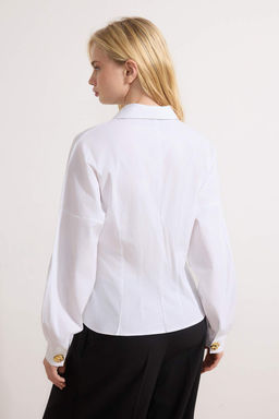 Beyaz Alt?n Akseuarl? Pamuk Bele Oturan Gomlek TWOSS26GO00048