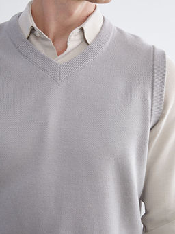 Standart Kal?p V Yaka Erkek Triko S?veter