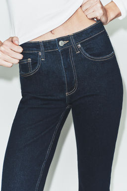 TRF CROPPED FLARE HIGH-WAIST JEANS - Zara фото 2