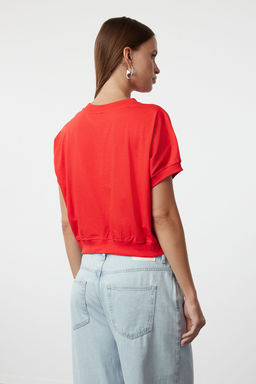 TRENDYOLMILLA K?rm?z? %100 Pamuk Premium Slogan Bask?l? Crop Orme T-Shirt TWOSS24TS00013 фото 5