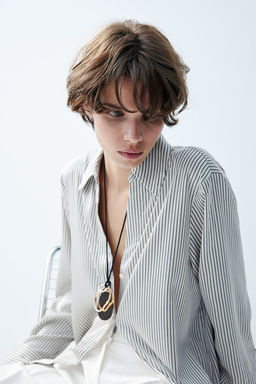 Blusa con escote de pico - H&m фото 3