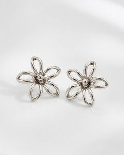 Стильные серьги