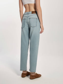 CONTE CON-730 Джинсы mom с легким эффектом потёртостей и разрушений light blue - Conte elegant фото 4