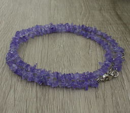 Опал (Перу) фиолетовый, мелкая галька 5мм, бусы длиной 44,,,49см