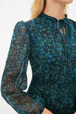 Trendyolmilla Yesil Desenli A Kesim Yakas? Baglamal? Astarl? Mini Dokuma K?sl?k Elbise TWOAW21EL1442 фото 10