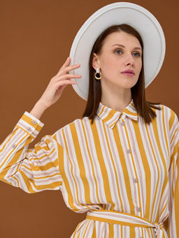 Платье-рубашка оверсайз из однотонного штапеля