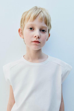 PLAIN T-SHIRT WITH TAB - Zara фото 15