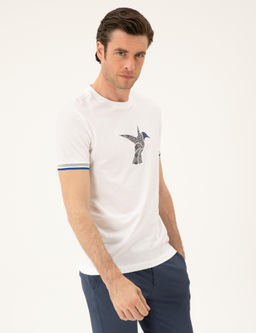 Белая футболка узкого кроя с круглым вырезом