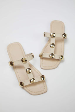 Trendyolmilla Shoes Siyah Gold Aksesuar Detayl? Kare Burun S?k Kad?n Terlik TAKSS25TE00012